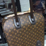 Louis Vuitton Travel Box 3796 Luggage - 2