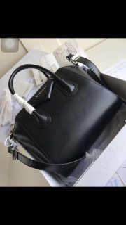 Givenchy Medium Antigona handbag 2094 - 1