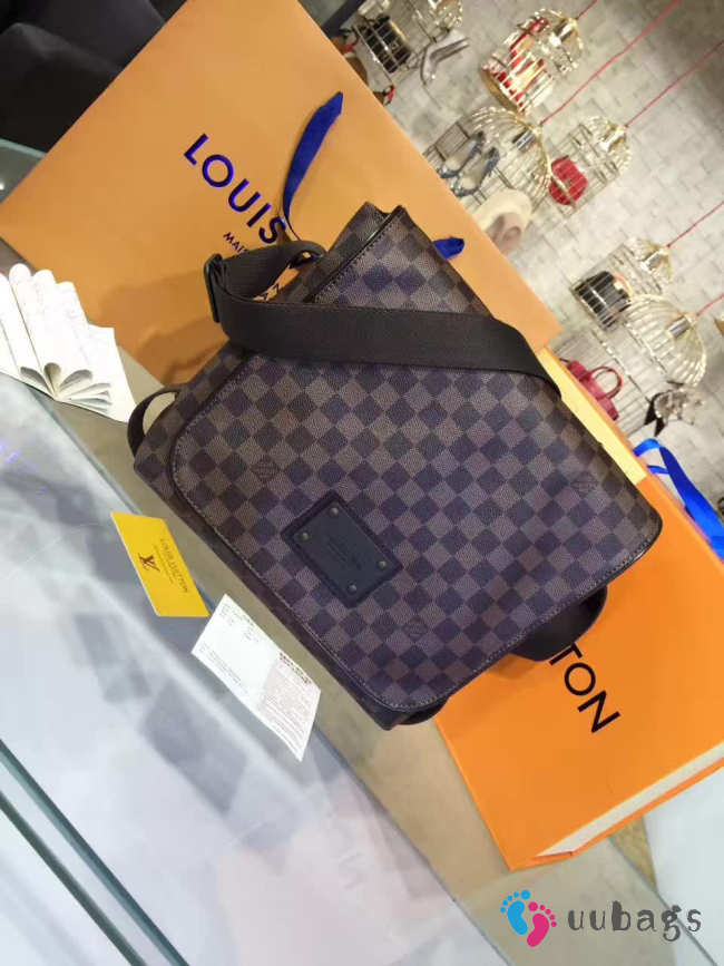 Louis Vuitton Brooklyn 3484 - 1