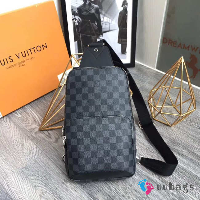 Louis Vuitton Avenue - 1