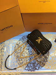 LOUIS VUITTON NEW WAVE CHAIN BAG MM M51498 - 4