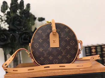 Louis Vuitton BOITE CHAPEAU