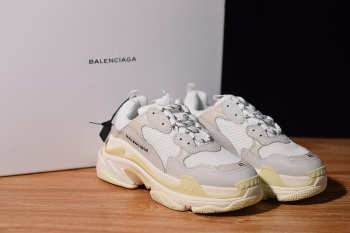 Balenciaga Triple S 