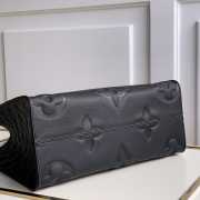 Louis Vuitton Onthego Black MM Bag - 3