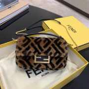 Fendi Baguette MIini Brown Sheepskin Bag 18.5x4.5x12cm - 1