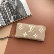 LV wallet 001 - 1