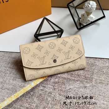 LV wallet 002