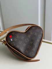 LV Heart Monogram Crossbody Logo Shoulder Bags - 6