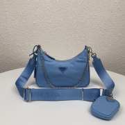 Prada Re-Edition 2005 nylon shoulder bag blue 18x22x6.5cm - 1