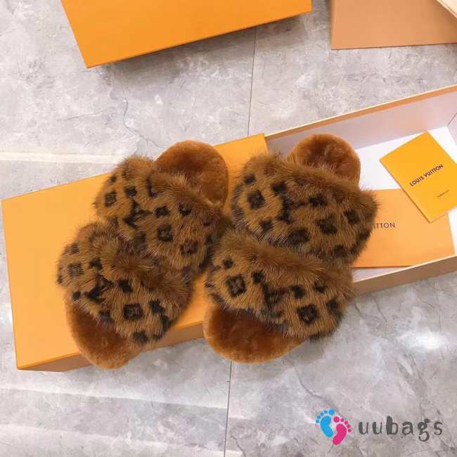 LV fur slippers - 1