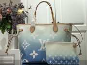 LV neverfull by the pool M45678 - 4