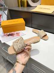 LV slippers new - 4