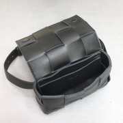 Bottega Veneta Belt Cassette bag in black - 2