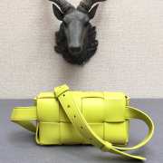 Bottega Veneta Belt Cassette bag in yellow - 2