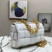 Bottega Veneta The Chain Cassette White Bag - 3