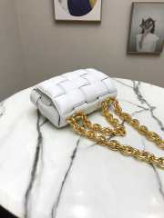 Bottega Veneta The Chain Cassette White Bag - 5