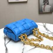 Bottega Veneta The Chain Cassette Very Blue Bag - 3