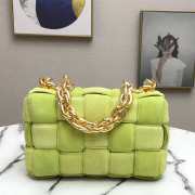 Bottega Veneta The Chain Cassette Green Velvet Bag - 4