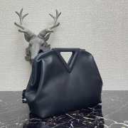 Bottega Veneta top handle bag in black - 6