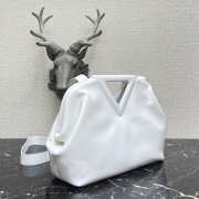 Bottega Veneta top handle bag in white - 6