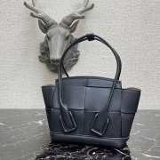 Bottega Veneta Mini intreccio leather top handle bag black - 3