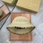 Burberry round hat  - 2