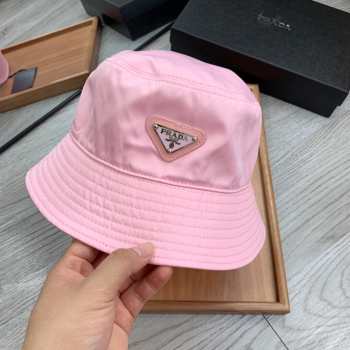 Prada hat 03