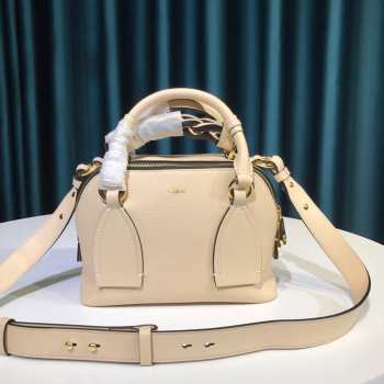 Chloe Small Daria day bag in grained & shiny calfskin beige