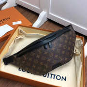 Louis Vuitton Discovery Bumbag Monogram Eclipse Canvas M44336 - 1