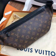 Louis Vuitton Discovery Bumbag Monogram Eclipse Canvas M44336 - 3