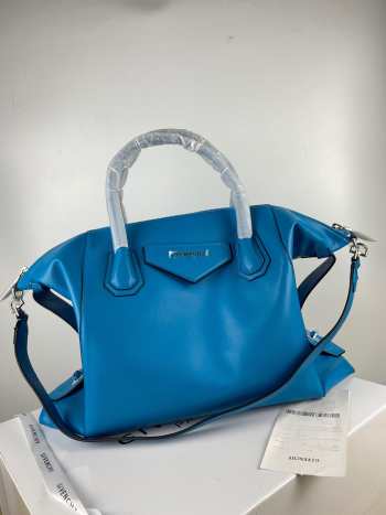 Givency Medium Antigona Soft Bag In Deep Blue Leather 45x8x35cm.