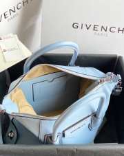 Givency Medium Antigona Soft Bag In Blue Leather 45x8x35cm. - 5