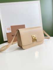 Burberry TB crossbody bag in beige 21cm - 5