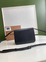 Burberry TB crossbody bag 21cm in black - 6