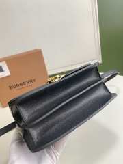 Burberry TB crossbody bag 21cm in black - 4