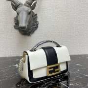 Fendi baguette chain white leather bag 19cm 8BR783 - 3