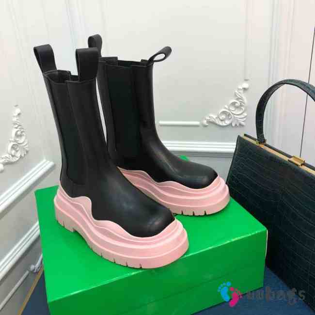 Bottega Veneta Boots in pink/black  - 1