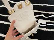 Chanel 19 case phone white leather  - 3