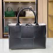 Bottega Veneta Intrecciato lamp skin tote black bag 609175 - 1