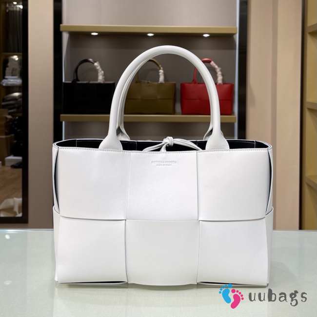 Bottega Veneta Intrecciato lamp skin tote white bag 609175 - 1