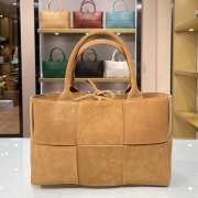 Bottega Veneta Intrecciato lamp skin tote brown velvet bag 609175 - 1