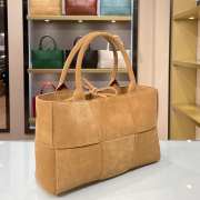 Bottega Veneta Intrecciato lamp skin tote brown velvet bag 609175 - 2