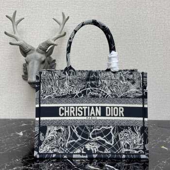 Dior Book Tote Black and White Dior Around the World Embroidery 36cm