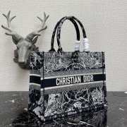 Dior Book Tote Black and White Dior Around the World Embroidery 36cm - 5