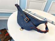 Louis Vuitton Blue Bumbag M44836  - 3