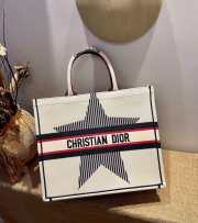 Dior Tote Book Emroided White Star 41cm - 4