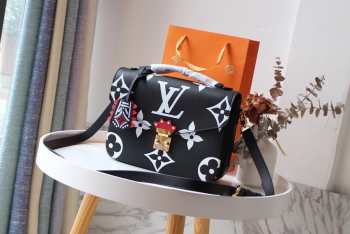 Louis Vuitton Crafty Pochette Metis in Black M45385