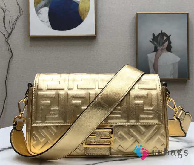 Fendi Baguette Golden leather bag 26cm - 1