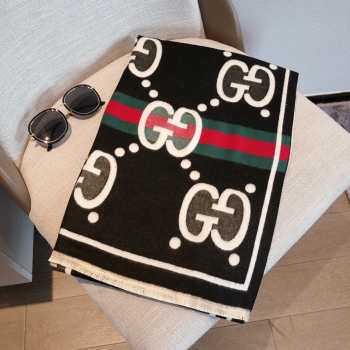 Gucci black scarf 