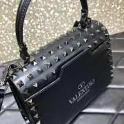 Valentino Garavani Rockstud Alcove all black tote bag - 2